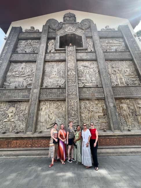 Colombo: Private City Tour by Tuk Tuk with Hotel Pickup - Gangaramaya Temple sets the cultural tone