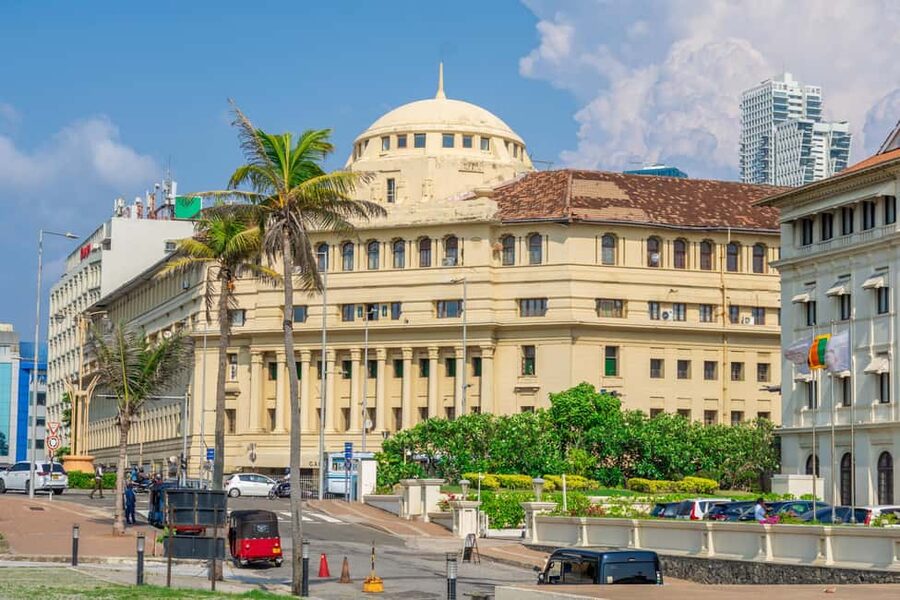 Colombo: private city tour from Negombo with hotel transfers - Choosing between Sambodhi Chaithya and the Lotus Tower
