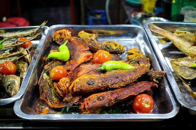 COLOMBO PRIVATE CITY TOUR WITH street food( All inclusive ) - Temples, Churches, Parks, and Modern Colombo