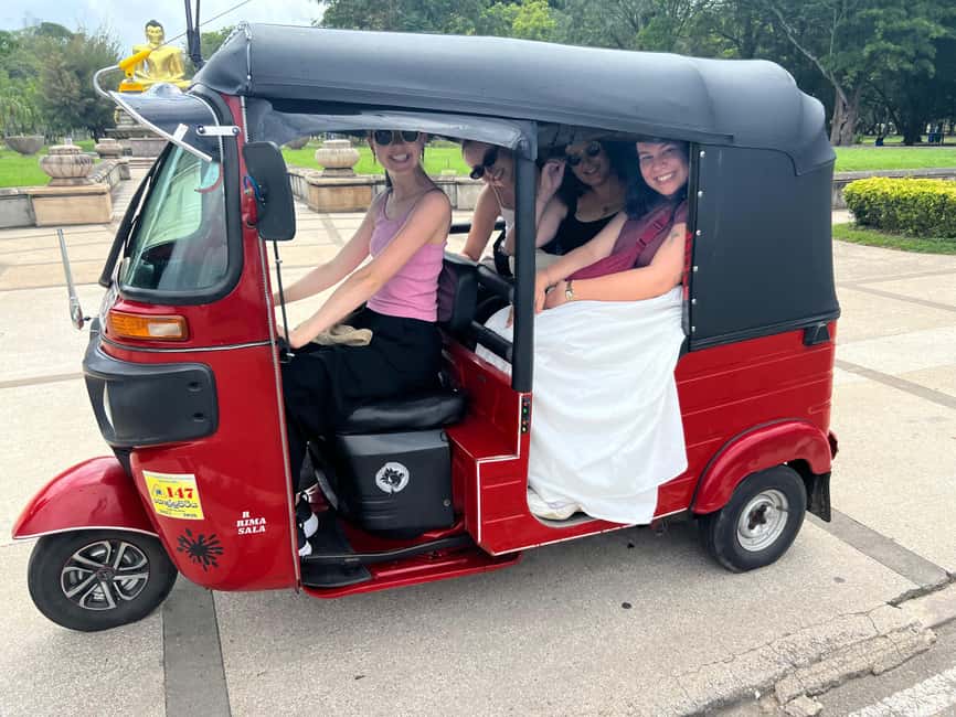 Colombo: Private Tuk-Tuk City Tour with All Entry Fees - Quick reasons to consider this Colombo tuk-tuk tour