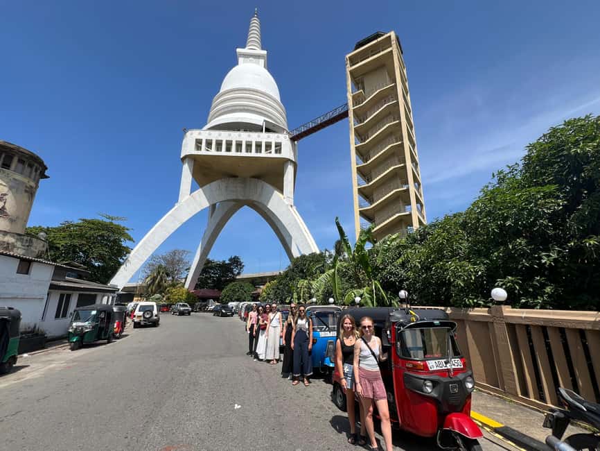 Colombo: Private Tuk-Tuk City Tour with All Entry Fees - Lotus Tower and the modern skyline