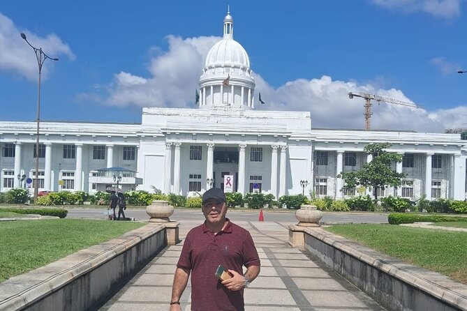 Colombo Private Tuk-Tuk City Tour with All Entry Fees Included - The Red Mosque in Pettah