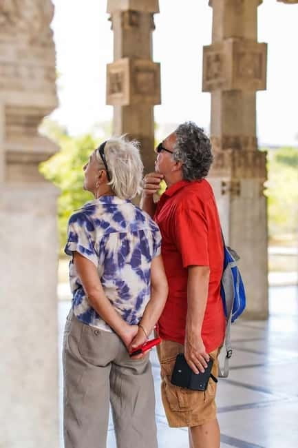 Colombo: Private Tuk-Tuk City Tour with Guide & All Tickets - Tea, gemstones, and the final local touch