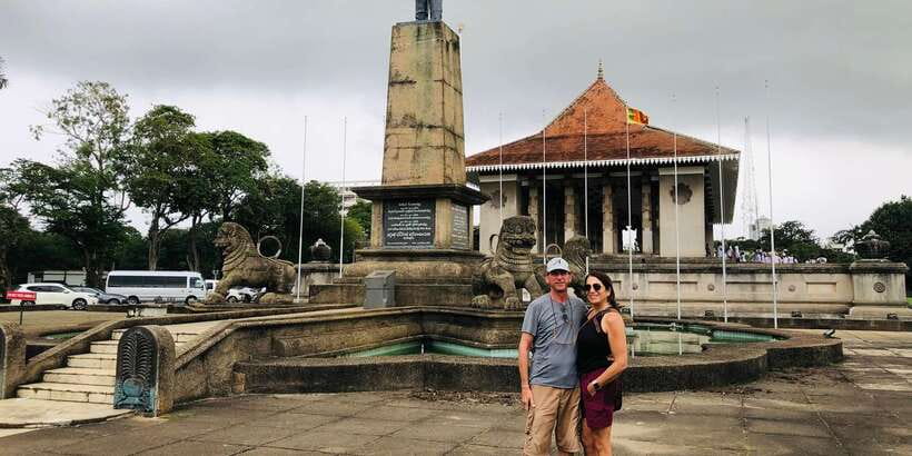 Colombo privet Day Tour and shopping - Gangaramaya Temple packs Colombo into one complex