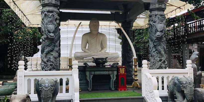 Colombo privet Day Tour and shopping - Pettah Market is the day’s strongest local stop