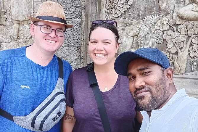 Colombo Sightseeing City Tour by Tuk-Tuk with Guide - Gangaramaya Temple and the Hindu kovil