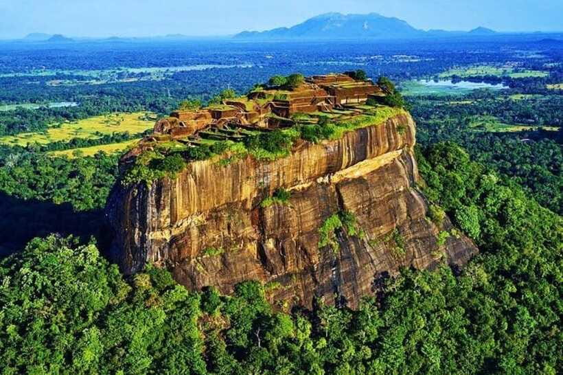 Colombo: Sigiriya, Dambulla Caves, & Wildlife Day Tour - The guides can shape the whole day