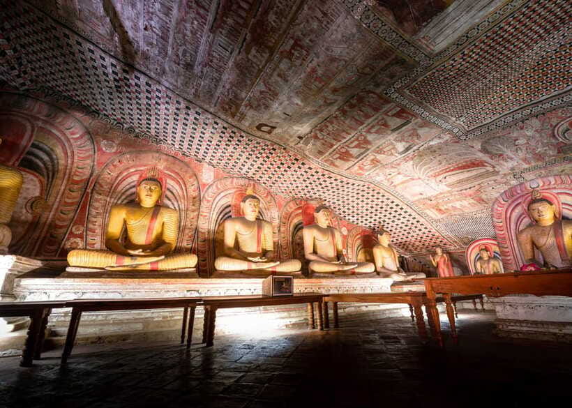 Colombo: Sri Lanka Cultural Triangle Hotspots 2-Day Tour - Guides, transport, and group size