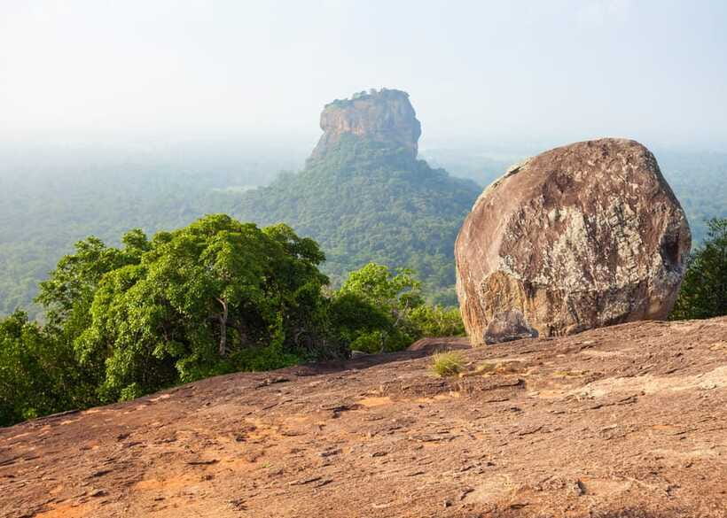 Colombo: Sri Lanka Cultural Triangle Hotspots 2-Day Tour - Sigiriya Rock: the trip’s big moment