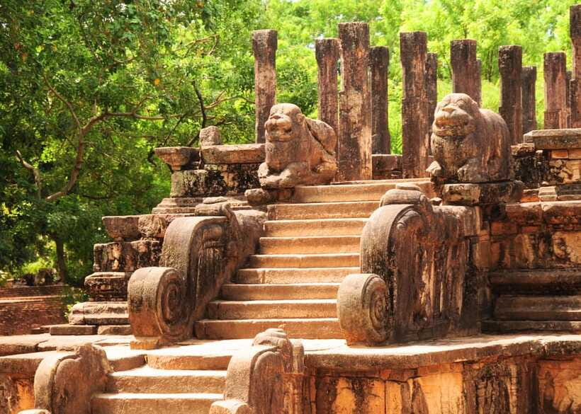 Colombo: Sri Lanka Cultural Triangle Hotspots 2-Day Tour - Pidurangala: a quieter ancient stop