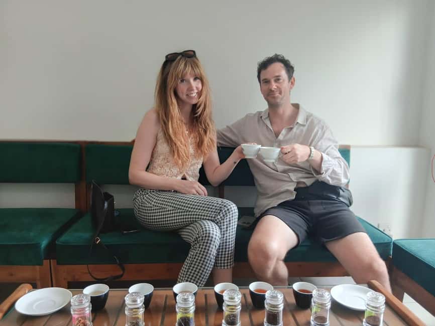 Colombo: Tastiest Local Food Tour by Tuk-Tuk Meals Included - The final course: curd and kittul syrup
