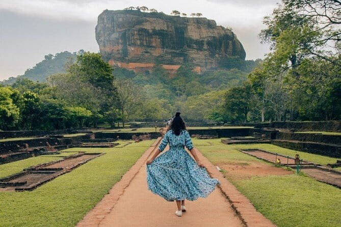 Colombo to Kandy Shuttle with Dambulla Sightseeing Tour - The early start and what it buys you