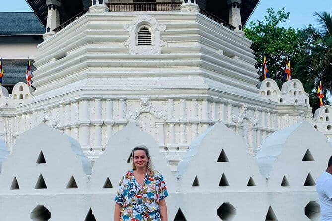 Colombo to Kandy Shuttle with Dambulla Sightseeing Tour - Who should choose this day?