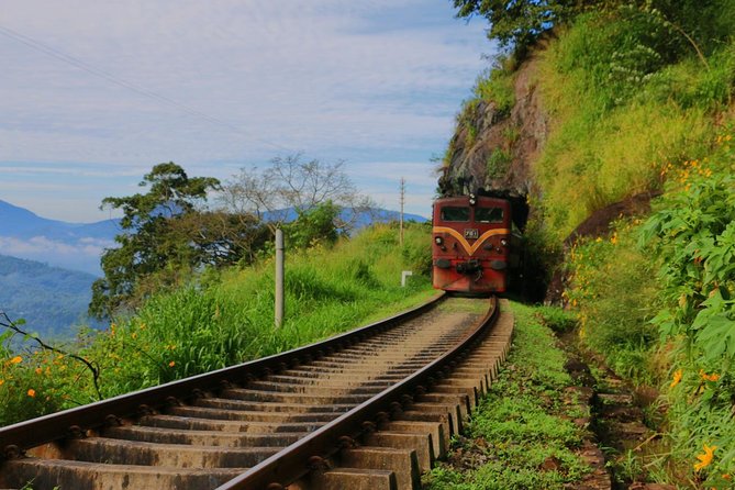 Colombo to Kandy Train Tickets (Reserved Seats) - Boarding at Colombo Fort