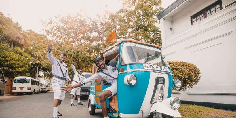 Colombo: Tuk Tuk City Highlights Tour with Lunch - What four hours really means