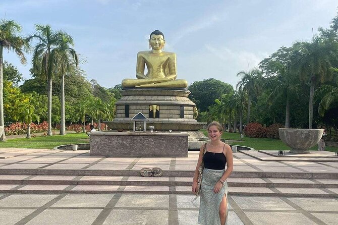 Colombo tuk tuk city tour -Entry Fees, and food Included - Independence Memorial Hall and Colombo Fort