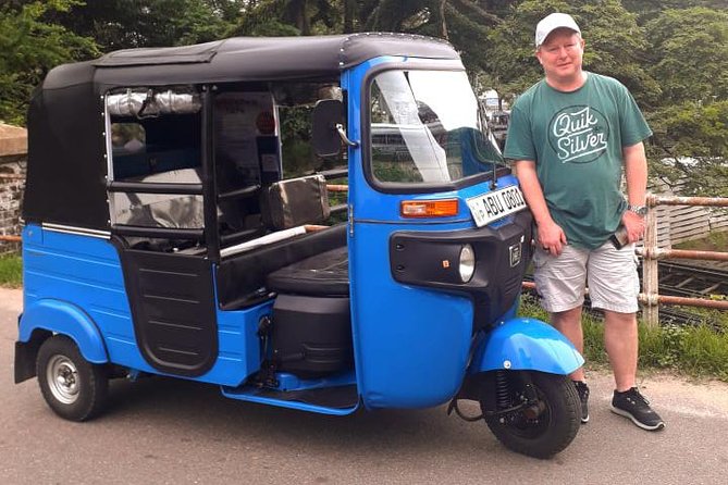 Colombo Tuk Tuk City Tour -Sightseeing Entry Fees & Food Included - Pettah is the tour’s most vivid street-level stop