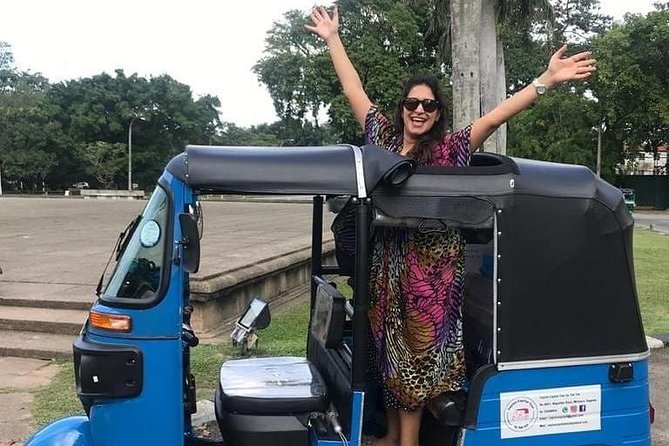 Colombo Tuk Tuk City Tour -Sightseeing Entry Fees & Food Included - Tea tasting adds flavor without taking over the tour