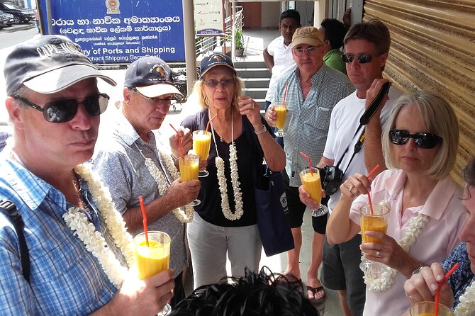 Colombo TUK TUK CITY Tours -Sightseeing Entry Fees - Temples and churches, the cultural heart of the ride