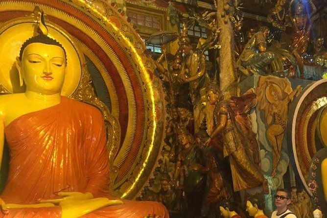 Colombo TUK TUK CITY Tours -Sightseeing Entry Fees - Finishing at Galle Face Green