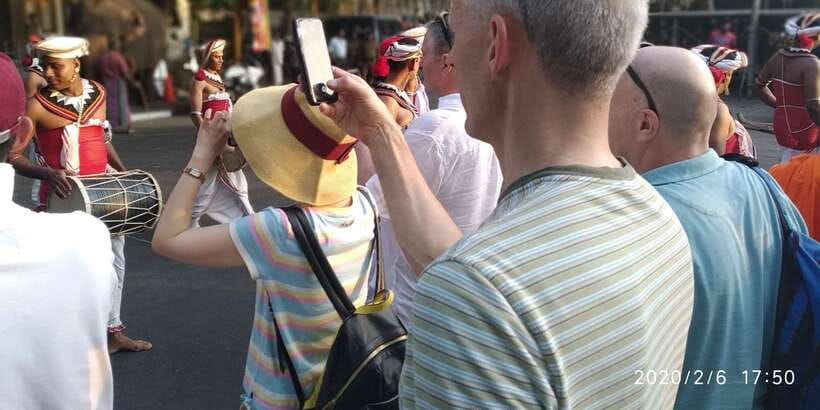 Colombo Tuk Tuk City TourSightseeing EntryFees& FoodIncluded - Colombo by tuk tuk, with the city close at hand