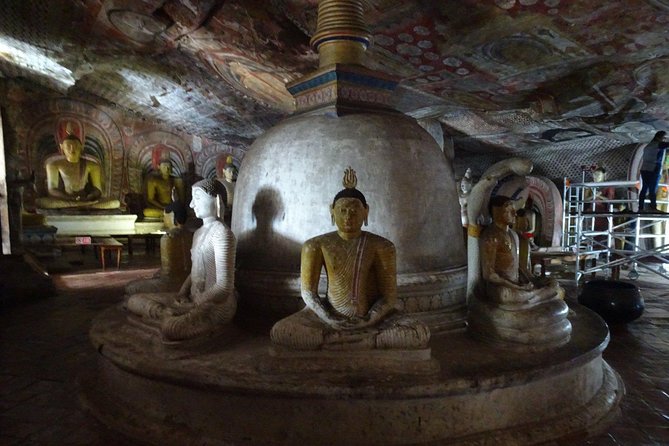 Dambulla, Sigiriya and Pidurangala Tour from Kandy - Pidurangala Rock brings a different kind of climb