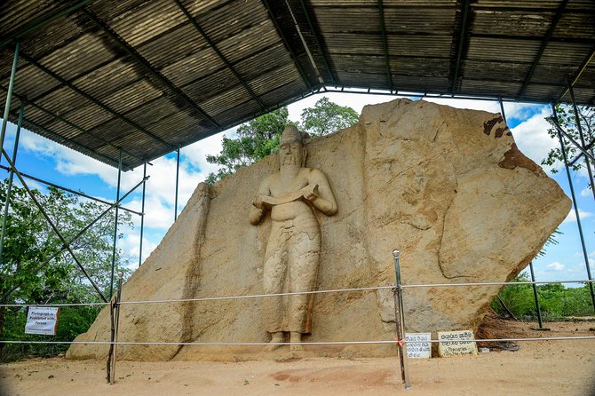 Day Tour from Dambulla to Sigiriya or Pidurangala & Polonnaruwa - Reaching Sigiriya Citadel Rock from Dambulla