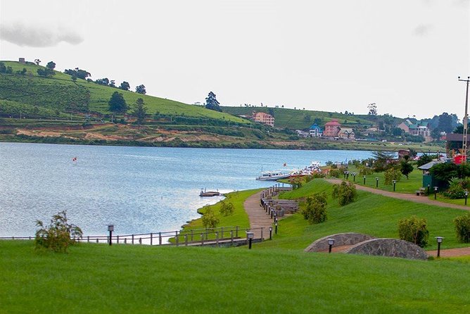 Day Tour to Nuwara Eliya from Kandy by Lux Tours Lanka - Why a private car changes the day