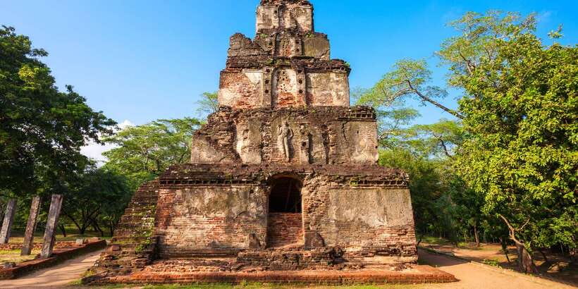 Day Trip to the Ancient Capital of Polonnaruwa From Colombo - Lunch, local food, and the return road