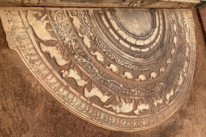 Delve Into Ancient Anuradhapura with Optional Visit to Mihintale - Ruwanwelisaya brings the grand scale