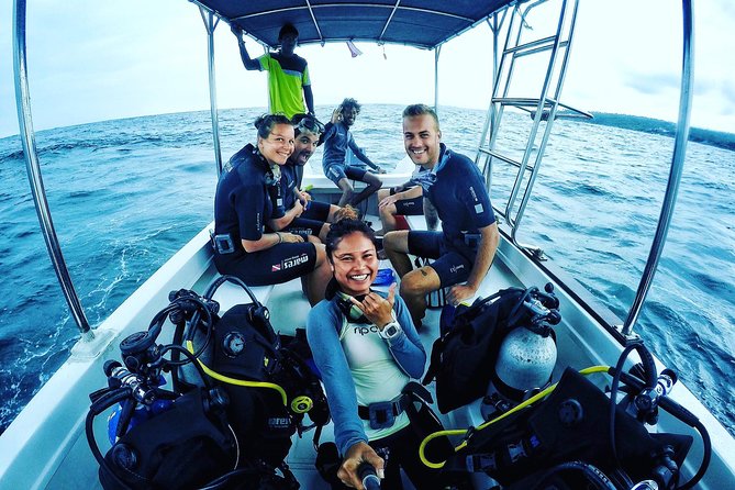 Discover SCUBA Diving in Beautiful Unawatuna Bay - The arrival, health check, and equipment fitting