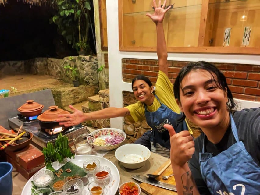 Ella : Cooking class with amazing Spice Garden Tour - Making coconut milk and sambol by hand