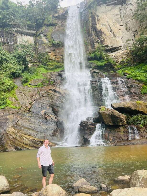 Ella Day Tour from Kandy with tea factory - Tea estates and the Ramboda viewpoint