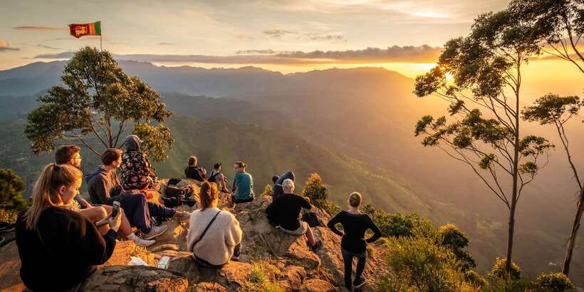 Ella: Private Ella Rock Sunrise Hike - All Inclusive - Following the trail before first light