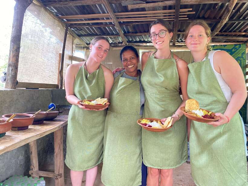Ella Sri Lanka : Mom's Kitchen Cooking class - Four to six curries, sambol, rice, and papadam