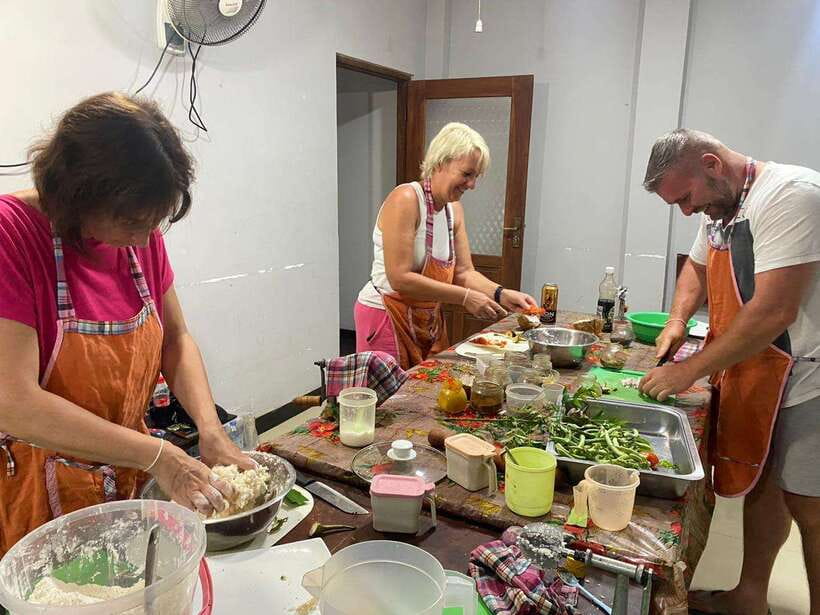 Ella: Sri Lankan Authentic Cooking expirience - The curry menu gives you real variety
