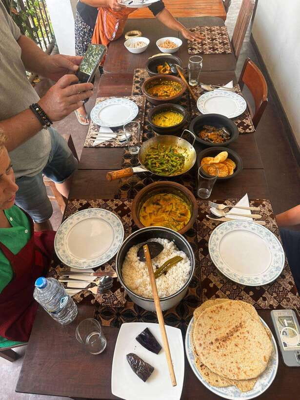 Ella: Sri Lankan Authentic Cooking expirience - Spices first, then the cooking begins