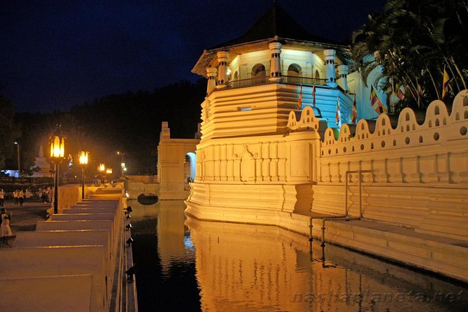 Evening Tour at the Last Kingdom of Sri Lanka, Kandy - Sri Maha Bodhi Viharaya above the city