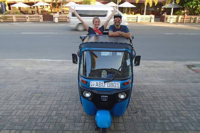 Explore Colombo by Tuk Tuk – All Entry Fees Included - Ceylon tea makes a practical shopping stop