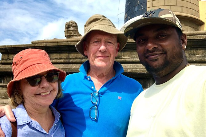 Explore Colombo by Tuk Tuk Morning & evening (Private Tours) - Galle Face Green and the Colombo waterfront