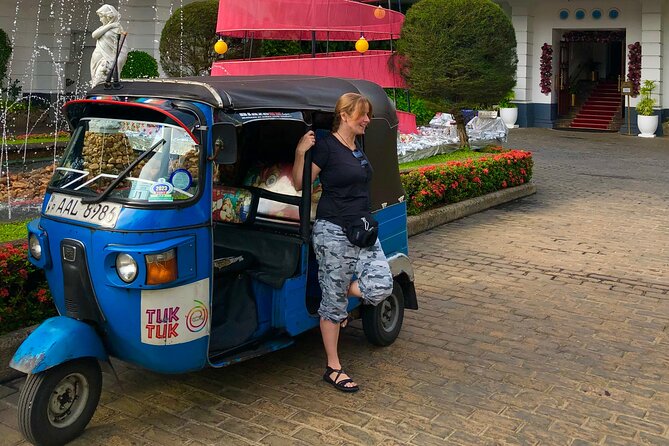 Explore Colombo by Tuk Tuk Morning & evening (Private Tours) - Pettah Market and the floating market