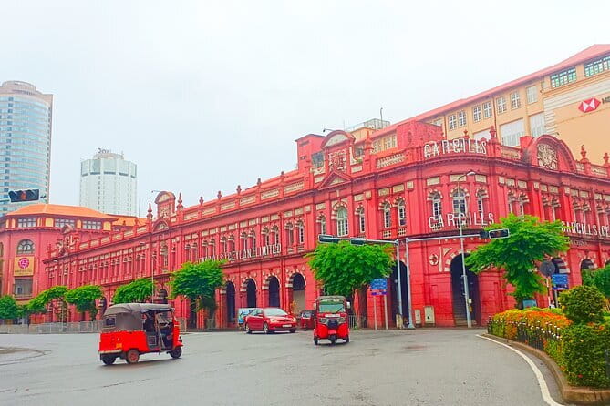 Explore Colombo City Highlights in a Private Tuk Tuk - A tuk tuk is the right scale for Colombo