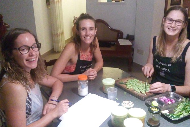 Flavours of Sri Lanka - Cooking five curries in clay pots