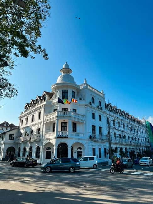 From Colombo: Kandy, Pinnawala and Tea Factory Full-Day Trip - Lunch with a Kandy viewpoint