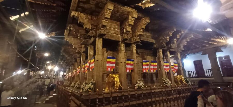From Colombo: Kandy Temple of Tooth & Elephant Orphanage - Entering the gold-roofed Temple of the Tooth