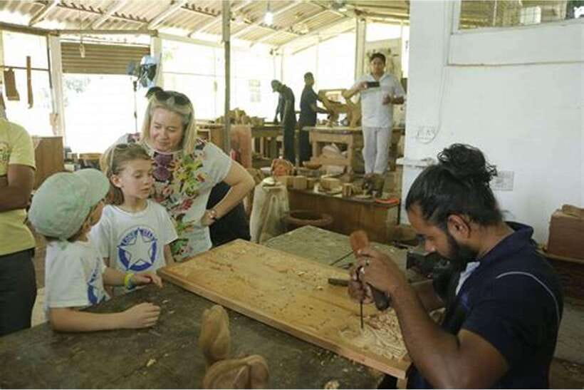 From Colombo: Kandy Temples and Pinnawala Full-Day Tour - Tea production at Pilimathalawa