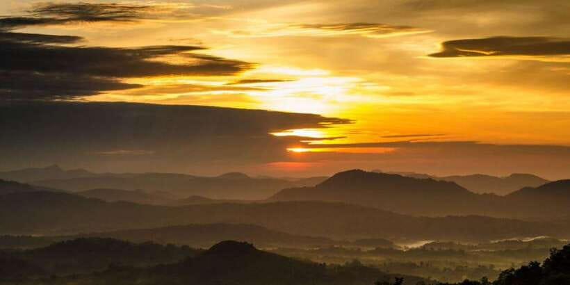 From Colombo/Negombo: Summit Thrills, Adams Peak Guided Hike - Why the night ascent makes Adams Peak special