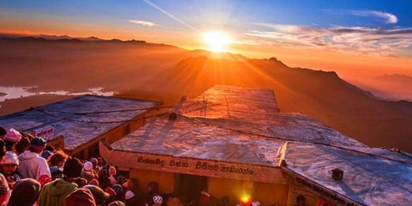 From Colombo/Negombo: Summit Thrills, Adams Peak Guided Hike - The 1:30 AM trail briefing