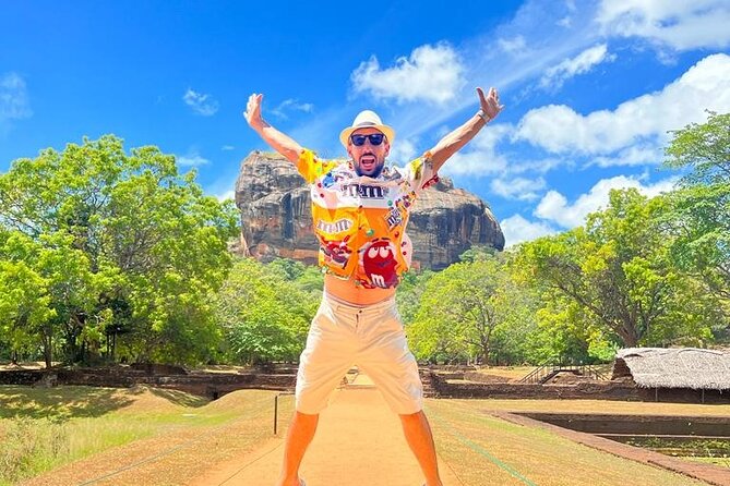 From Colombo: Sigiriya and Dambulla Day Trip and Safari - A useful coffee and breakfast pause