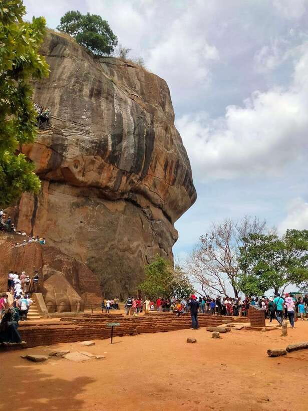 From Colombo: Sigiriya Rock, Dambulla & Minneriya 4x4 Safari - The road from Colombo, Negombo or Wattala